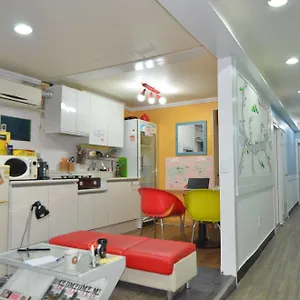 Yakorea Itaewon Hostel